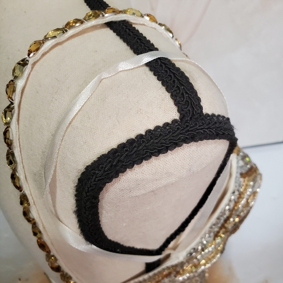 Prom/Formal/Semi-Formal Gold Glitter Dress Size 4. - Picture 12 of 16